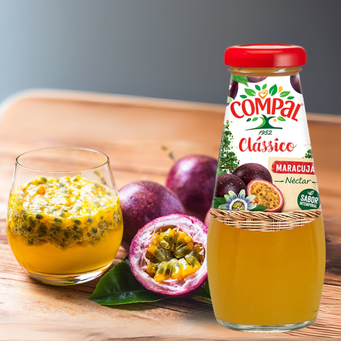 
                  
                    Compal Passionsfruchtnektar in 200-ml-Packung – portugiesischer Fruchtsaft mit exotisch-süßem Aroma und 25 % Maracujasaft
                  
                