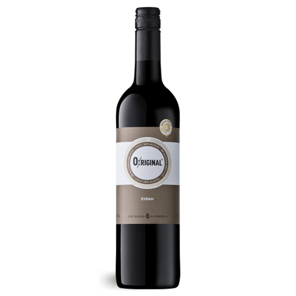 Flasche O%riginal Alcohol Free Rot 2024 von José Maria da Fonseca, alkoholfreier Syrah-Rotwein aus Portugal mit Aromen von Pflaume, Schwarzkirsche und Heidelbeere.