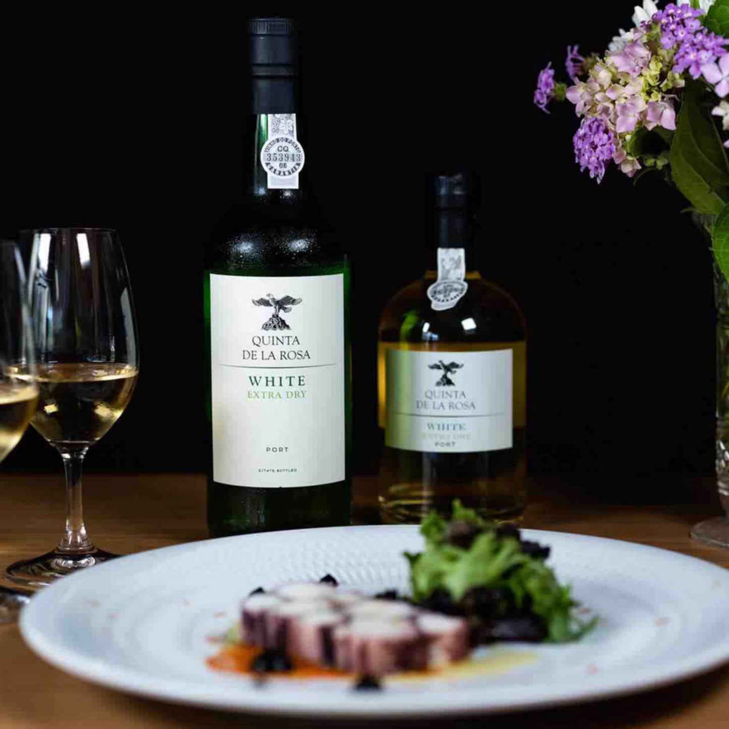 
                  
                    WHITE EXTRA DRY PORT, weißer Portwein vom Weingut Quinta de la Rosa.
                  
                