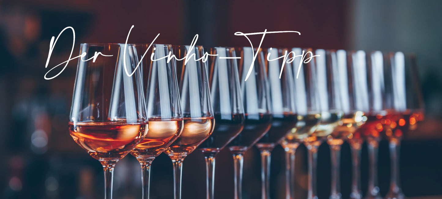 Vinho-Tipp: aktuelle Angebote und Weinsets der Vinho Bar aus Wuppertal. Bild mit mehren gefüllten Weingläsern, die von Händen gehalten werden.